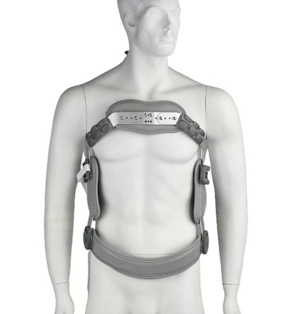 Three-point torso splint with sternal adjustment - height adjustable